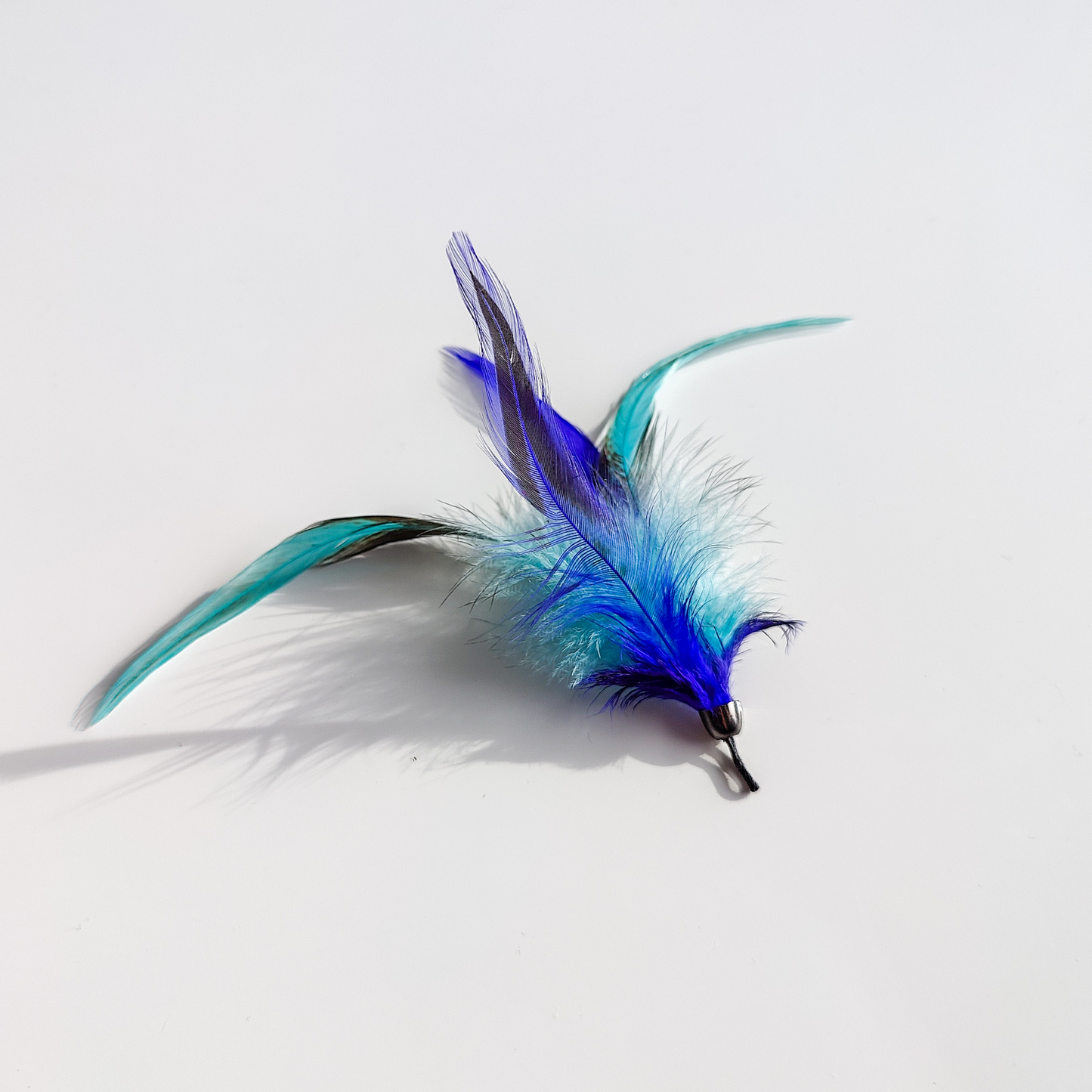 Yugie Toys Onkilelu + 2 kpl Feathery -Kissasyöttiä, sininen & kirjava sininen