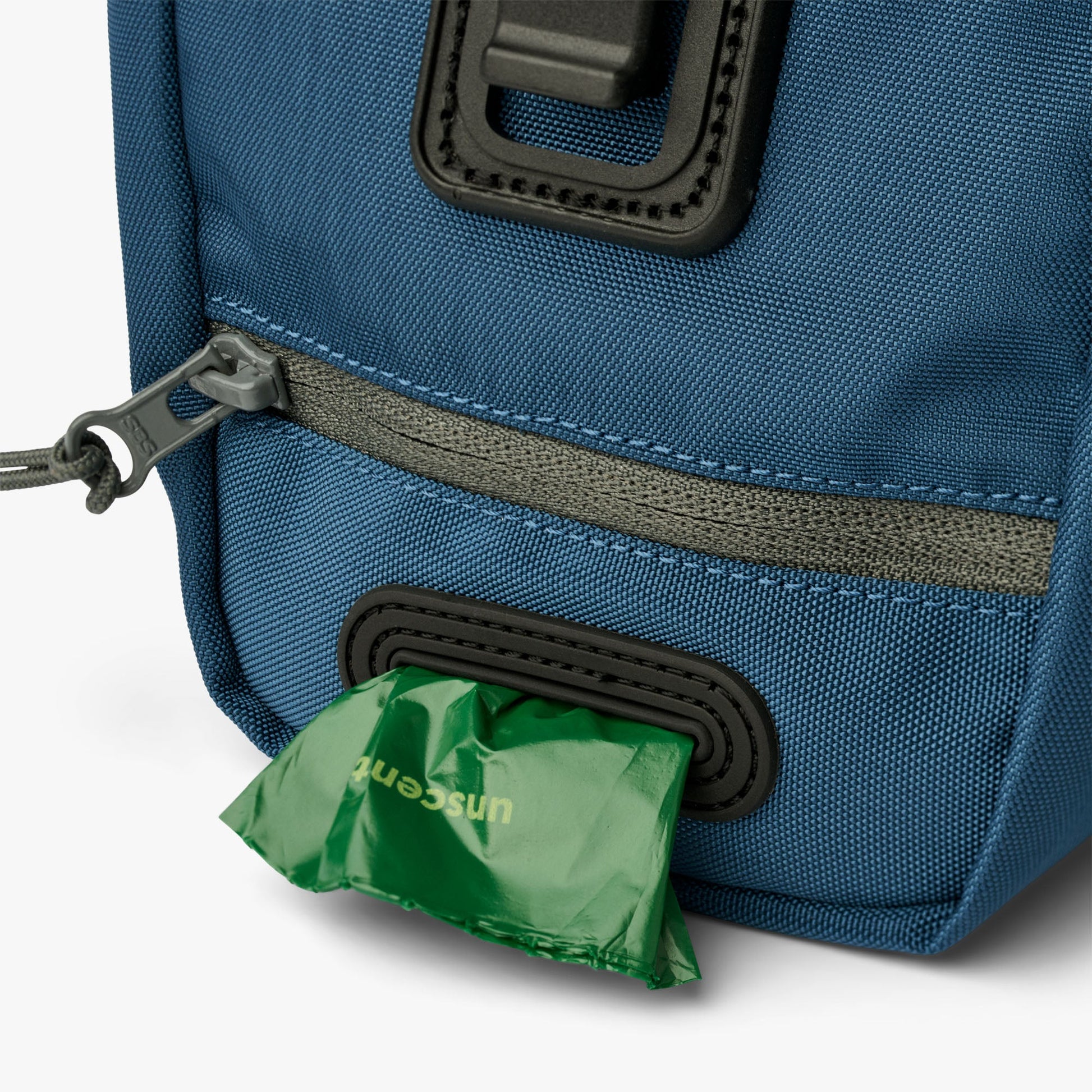 DOG Copenhagen GO Explore Treat Bag -makupalapussi Nordic Pet Shop