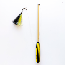 Yugie Toys Onkilelu + Kimalle -Kissasyötti, kelta-musta