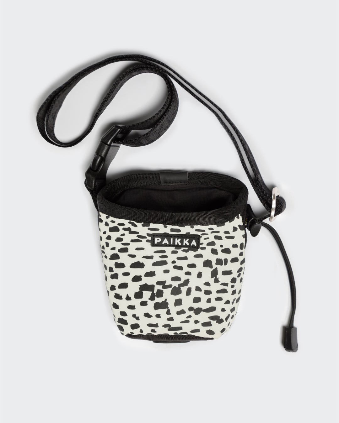 PAIKKA Treat Pouch with Belt 2.0 pimeässä hohtava namipussukka koirille treeni- tai lenkkiherkkujen säilytykseen